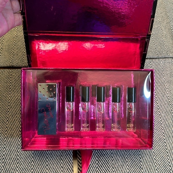 Victoria's Secret Other - Victoria's Secret scent collection gift set
